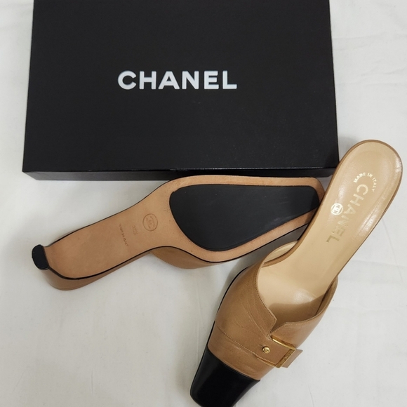 CHANEL beige and black low heel mules/kitten heel  VINTAGE - Picture 2 of 8